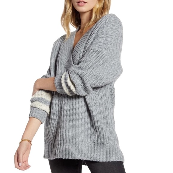 Treasure & Bond Grey Striped Oversized V-Neck Sweater | U.S. Woman’s Small - Picture 1 of 10